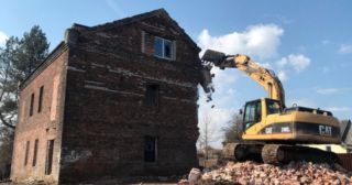 Демонтаж кирпичного дома Гатчина, цена от 2989 руб.